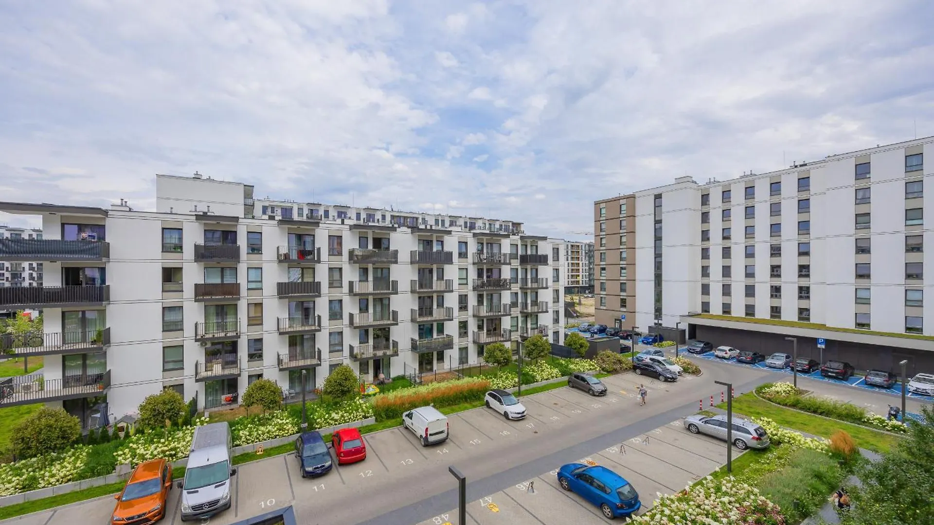 Nowoczesny Apartament Z Balkonem I Miejscem Parkingowym Warszawa Ursus By Rent Like Home Poland